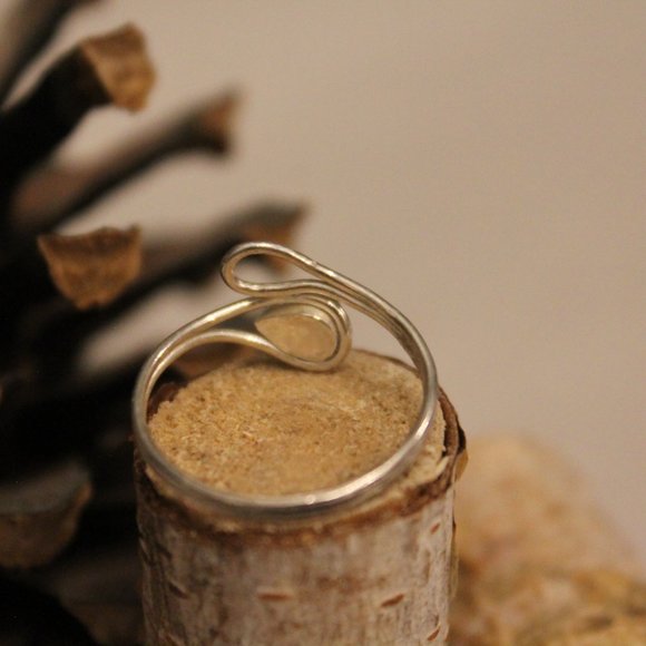 Silver Ring with Cream Stone - Picture 3 of 8